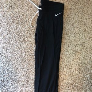 Nike cotton/spandex crop leggings